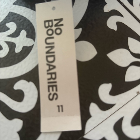 No Boundaries Cream Strappy Sandals - Picture 3 of 6